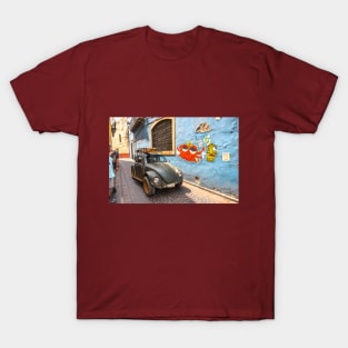 Mexico. Guanajuato. Old Car. Graffiti. T-Shirt